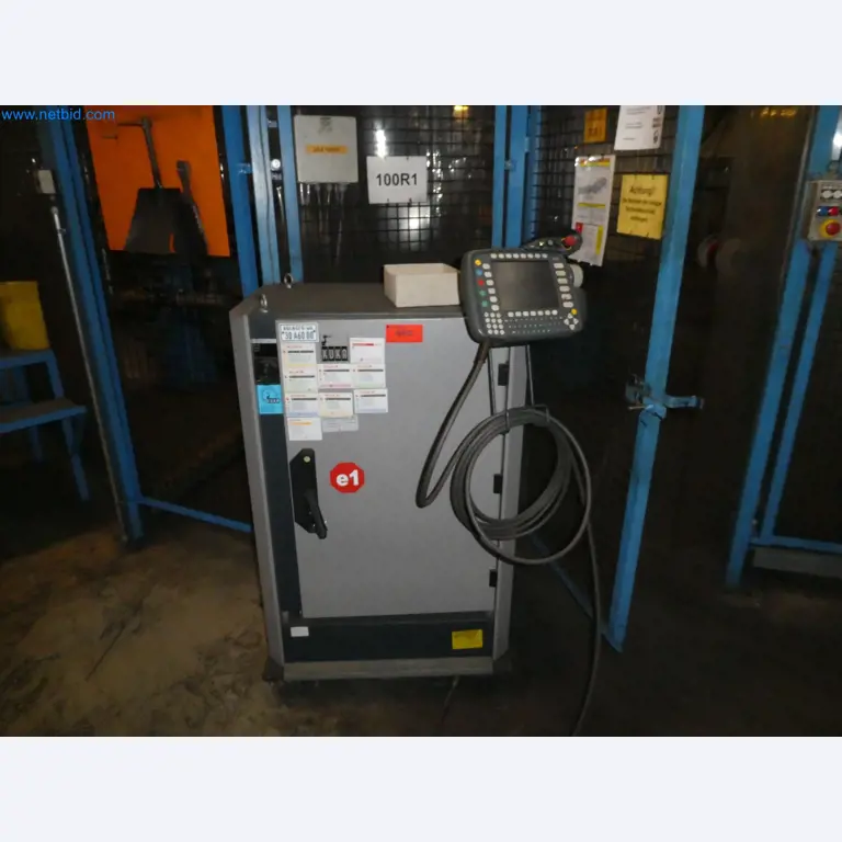 Robots, welding equipment and assembly accessories from the automotive industry-118