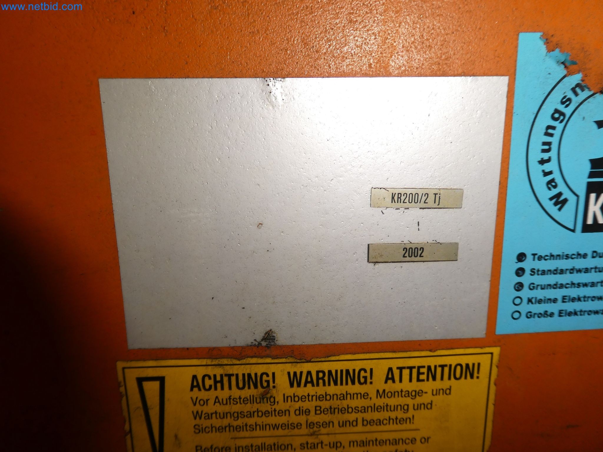 Robots, welding equipment and assembly accessories from the automotive industry-119