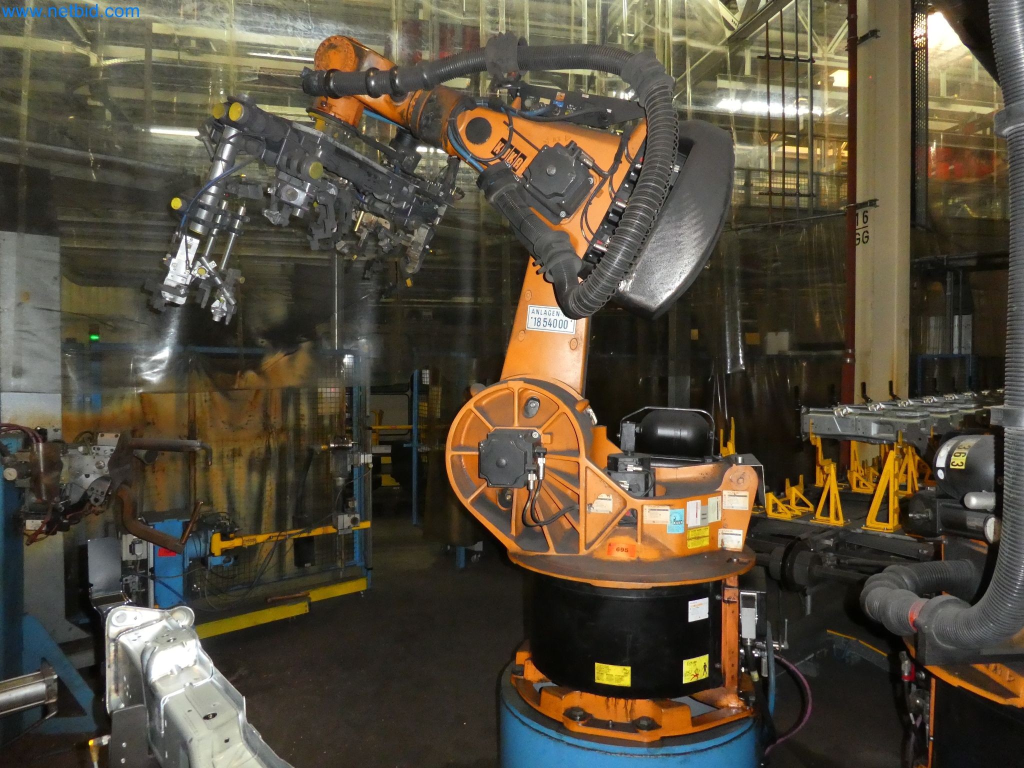 Robots, welding equipment and assembly accessories from the automotive industry-11
