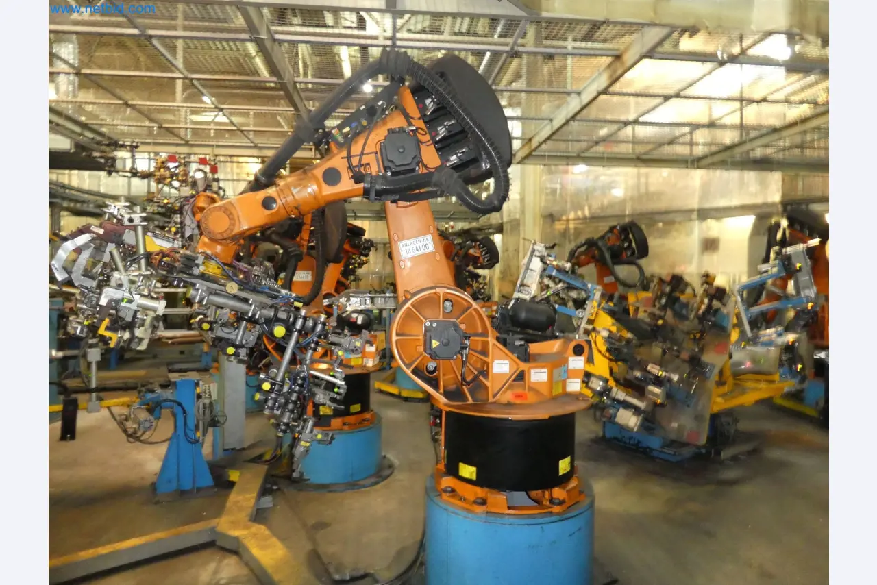 Robots, welding equipment and assembly accessories from the automotive industry-120