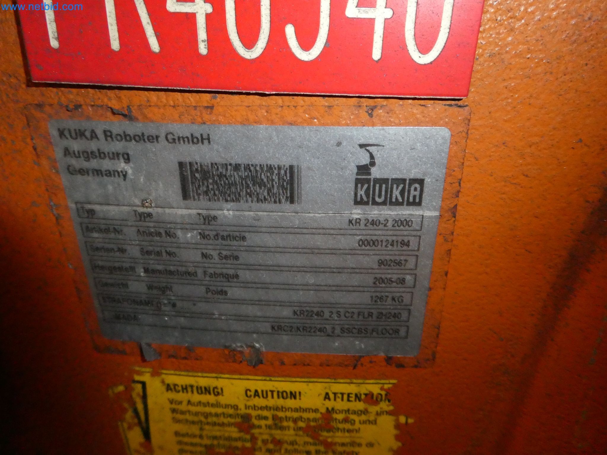 Robots, welding equipment and assembly accessories from the automotive industry-122