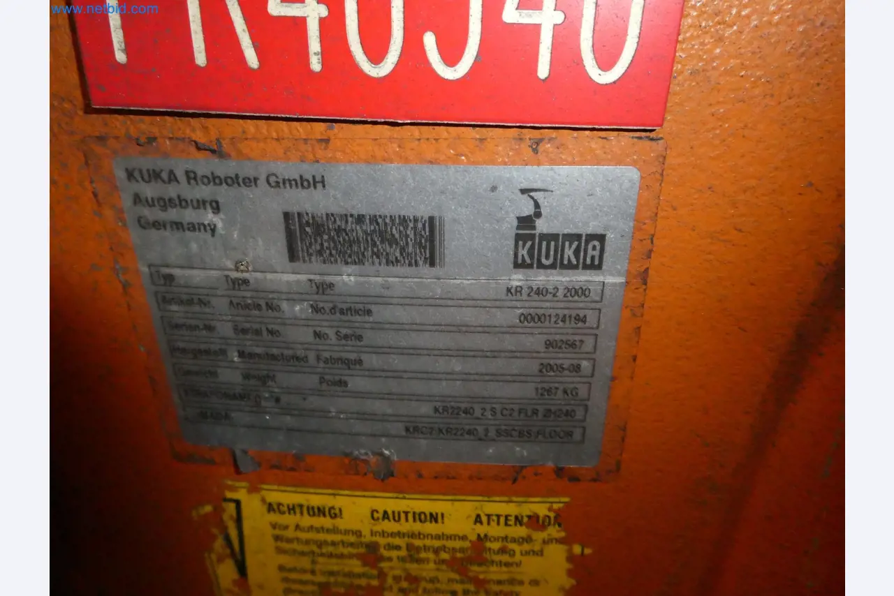 Robots, welding equipment and assembly accessories from the automotive industry-122