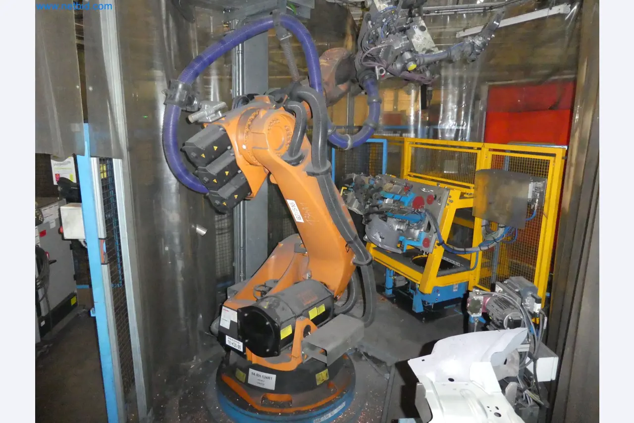 Robots, welding equipment and assembly accessories from the automotive industry-123