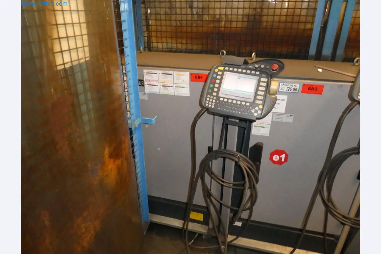 Robots, welding equipment and assembly accessories from the automotive industry-125