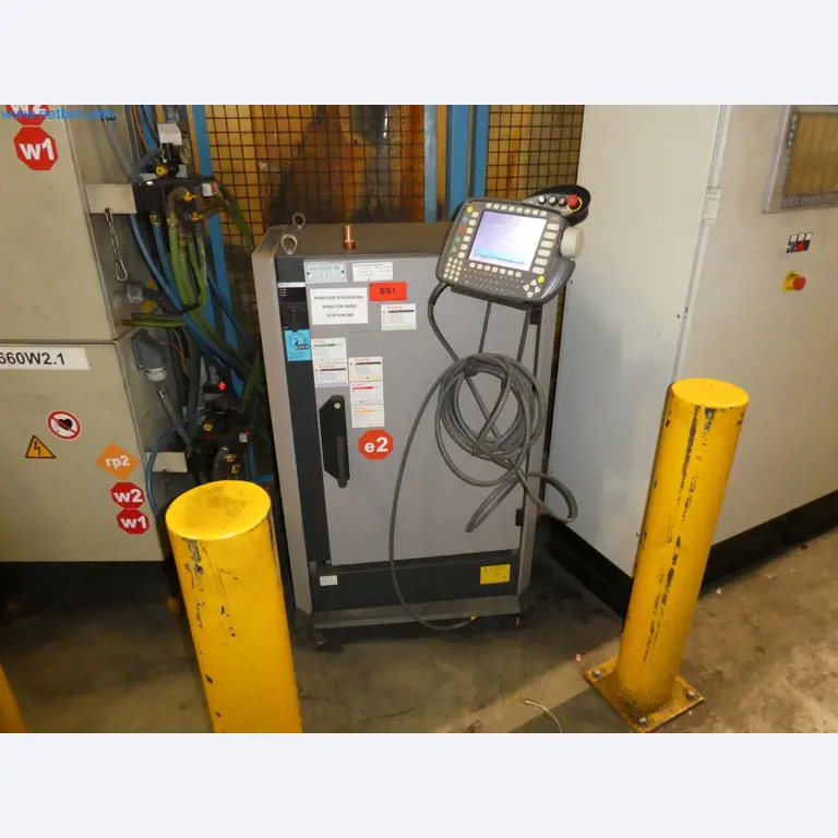 Robots, welding equipment and assembly accessories from the automotive industry-128