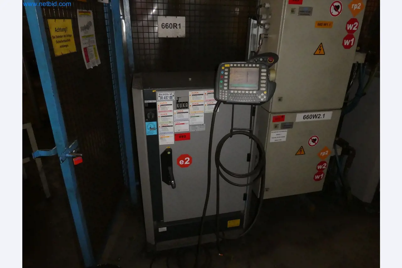 Robots, welding equipment and assembly accessories from the automotive industry-12