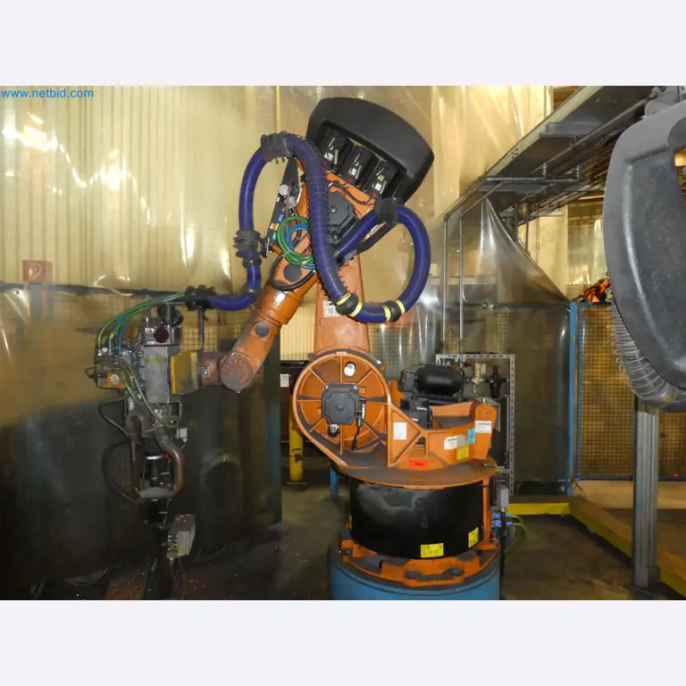 Robots, welding equipment and assembly accessories from the automotive industry-132