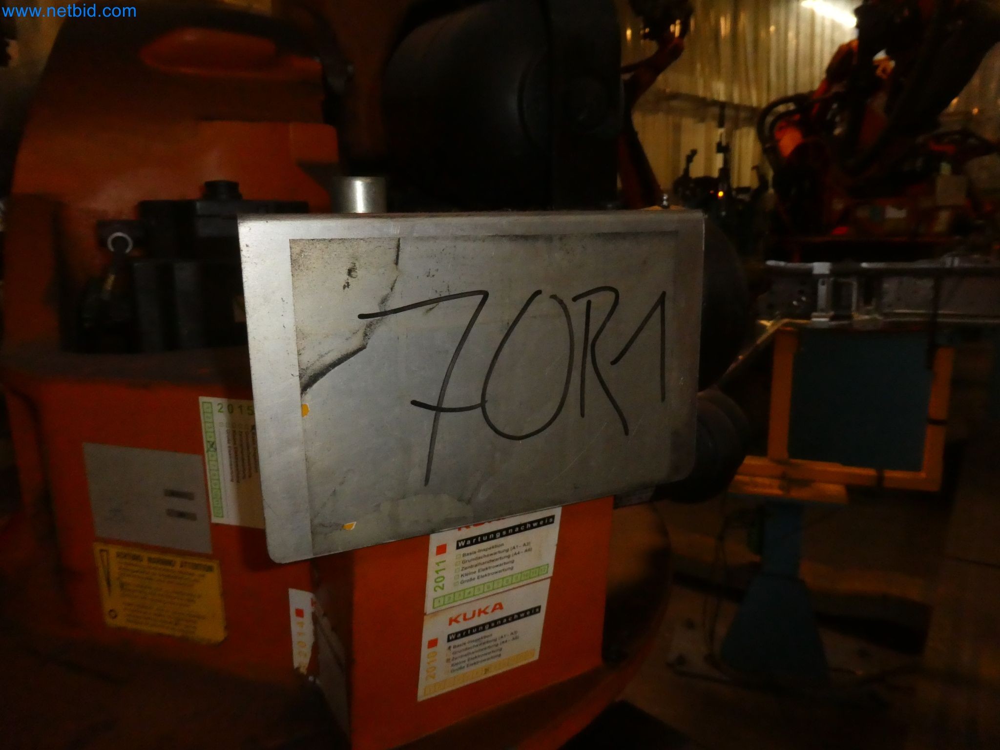 Robots, welding equipment and assembly accessories from the automotive industry-15