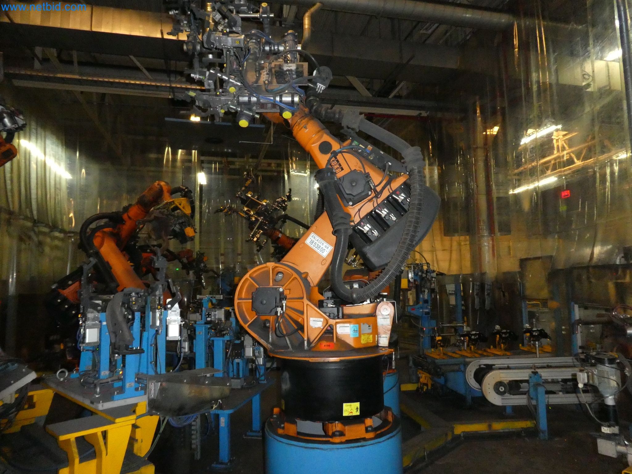 Robots, welding equipment and assembly accessories from the automotive industry-19