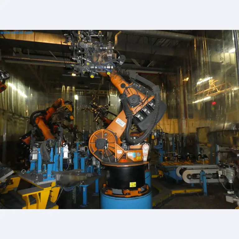 Robots, welding equipment and assembly accessories from the automotive industry-19