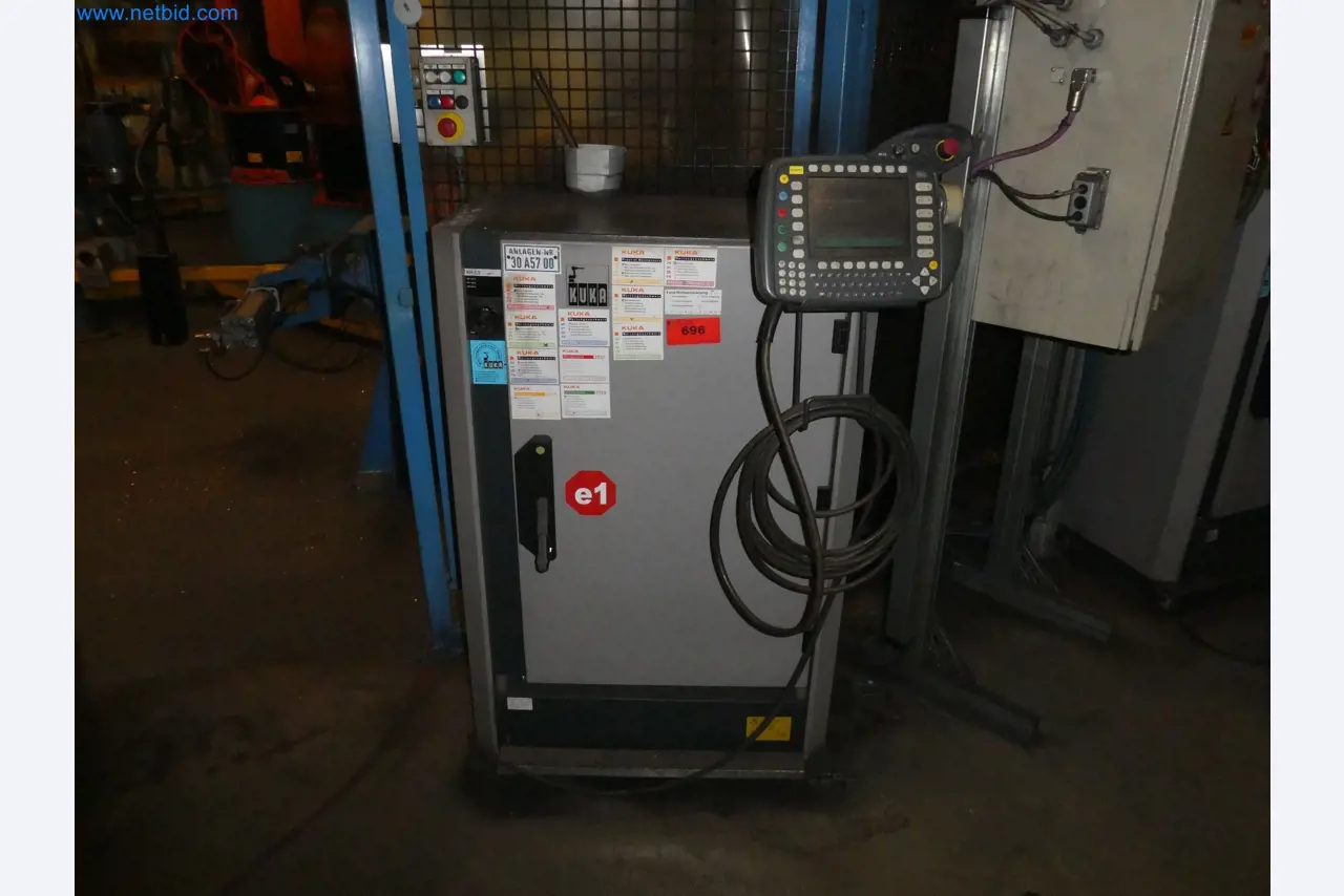 Robots, welding equipment and assembly accessories from the automotive industry-21