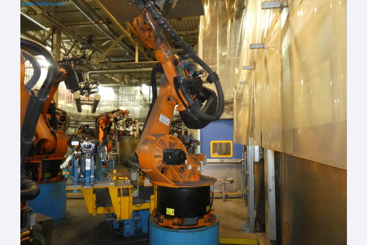 Robots, welding equipment and assembly accessories from the automotive industry-22