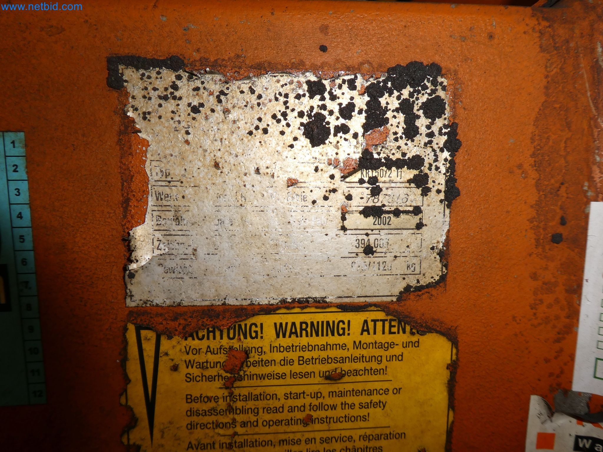 Robots, welding equipment and assembly accessories from the automotive industry-27