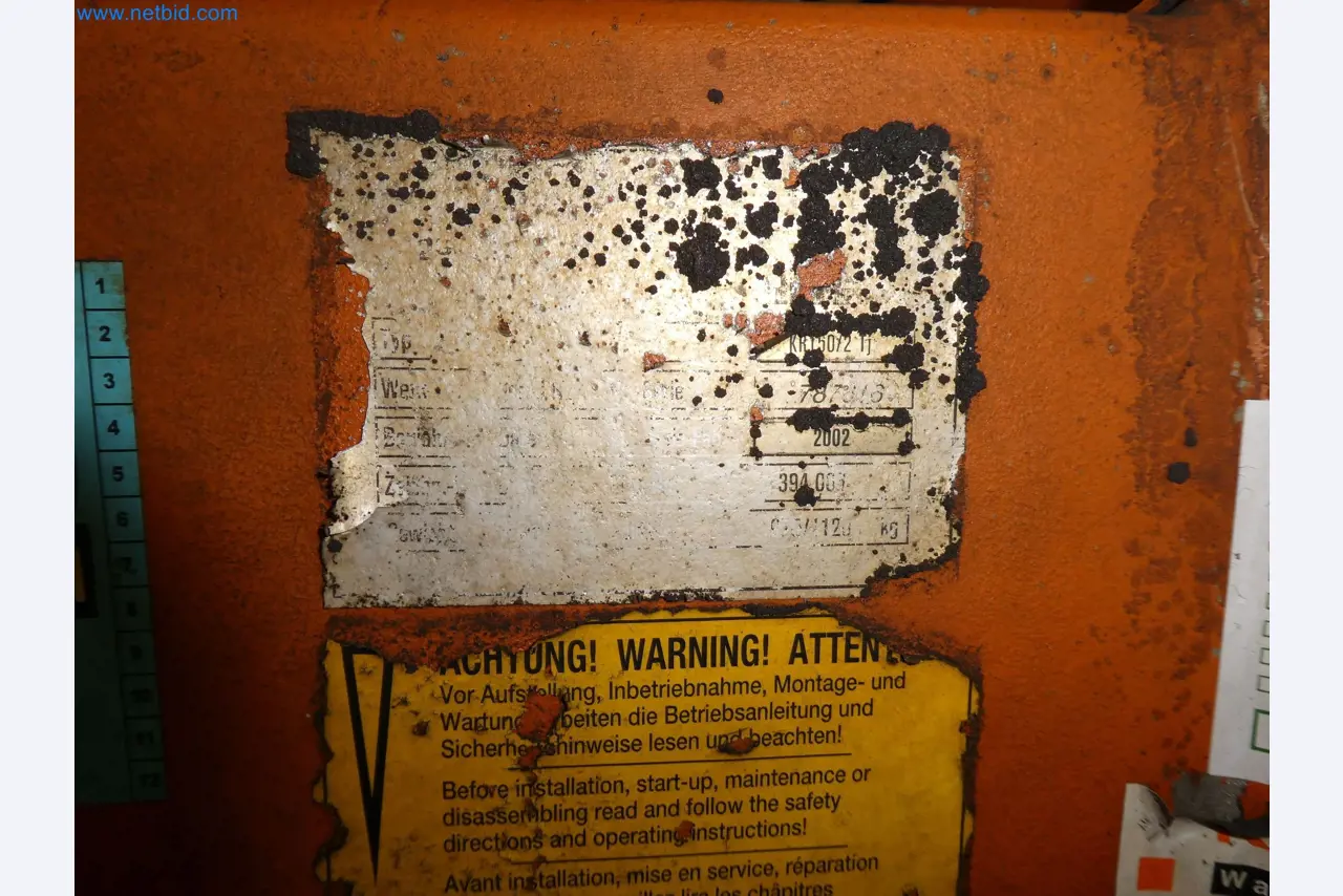 Robots, welding equipment and assembly accessories from the automotive industry-27