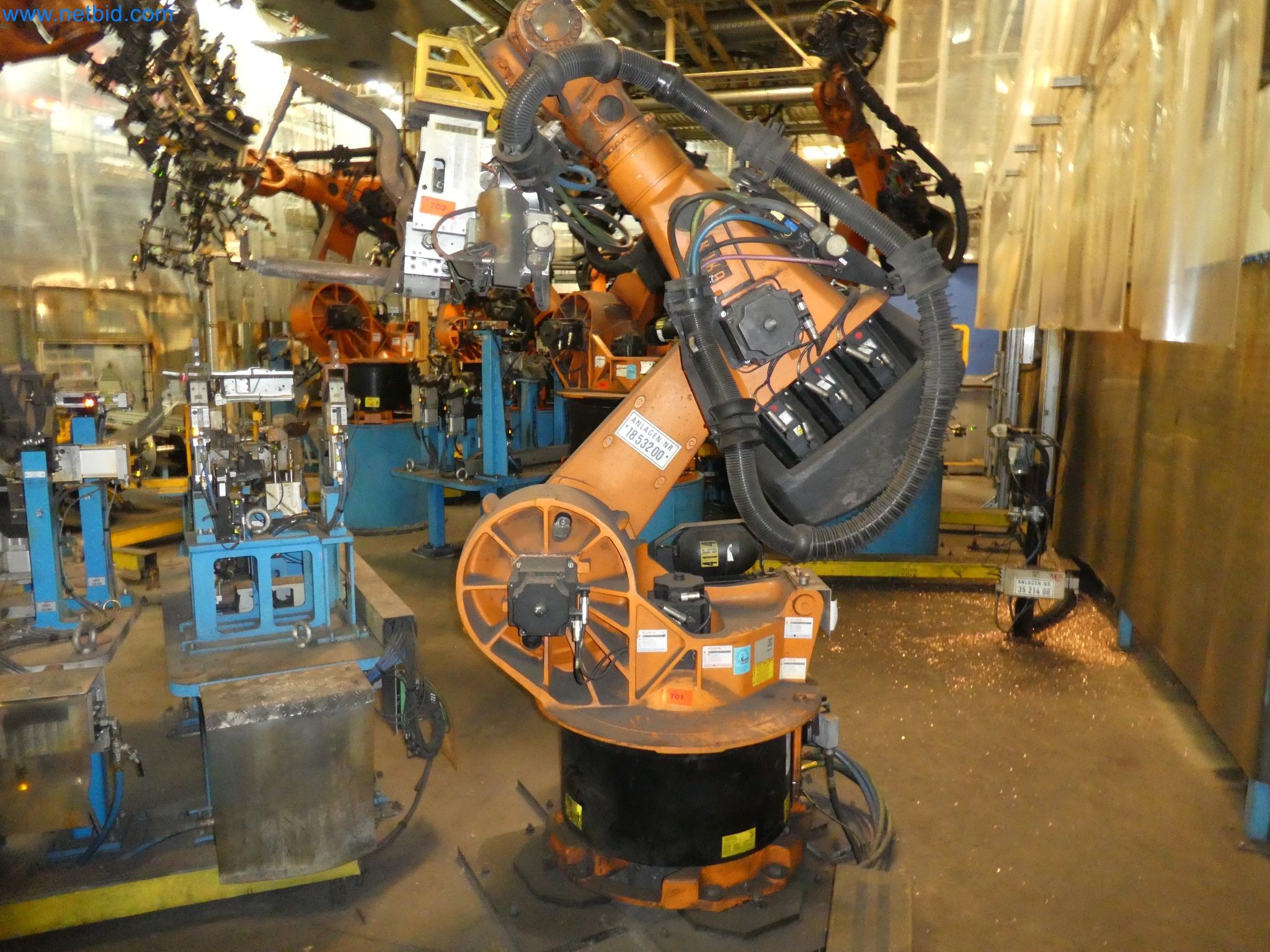 Robots, welding equipment and assembly accessories from the automotive industry-28
