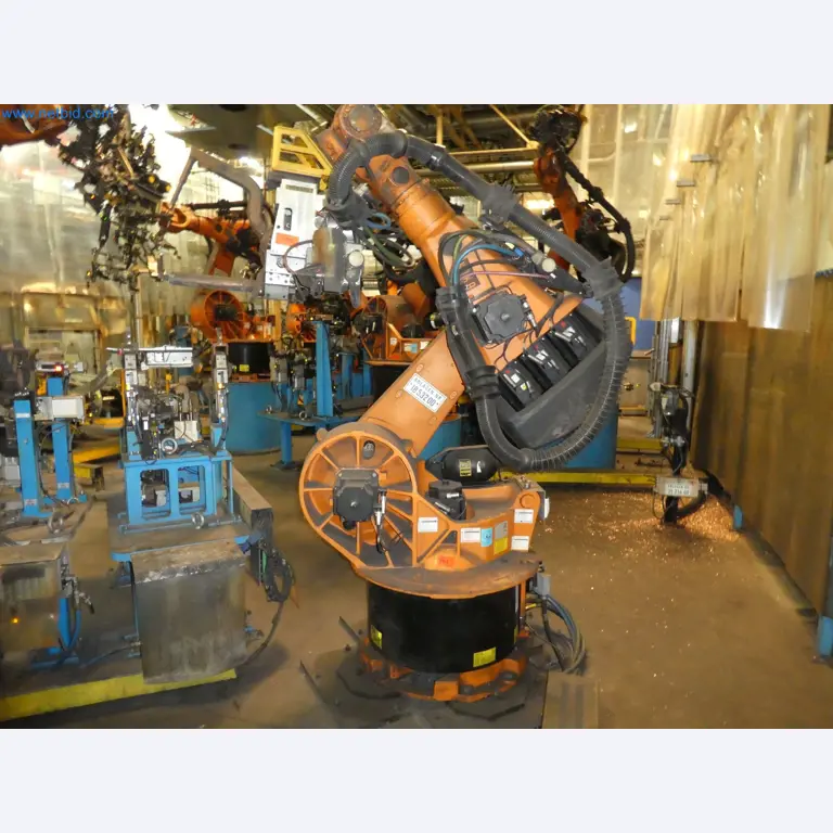 Robots, welding equipment and assembly accessories from the automotive industry-28
