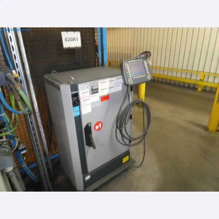 Robots, welding equipment and assembly accessories from the automotive industry-36