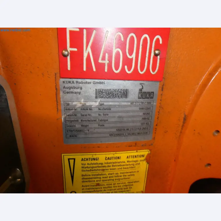 Robots, welding equipment and assembly accessories from the automotive industry-37