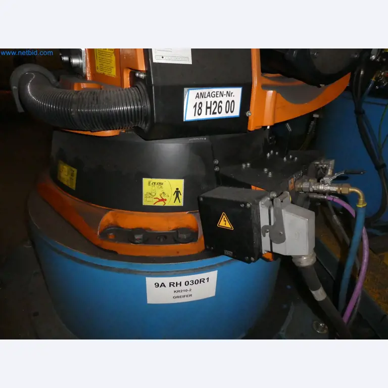 Robots, welding equipment and assembly accessories from the automotive industry-38