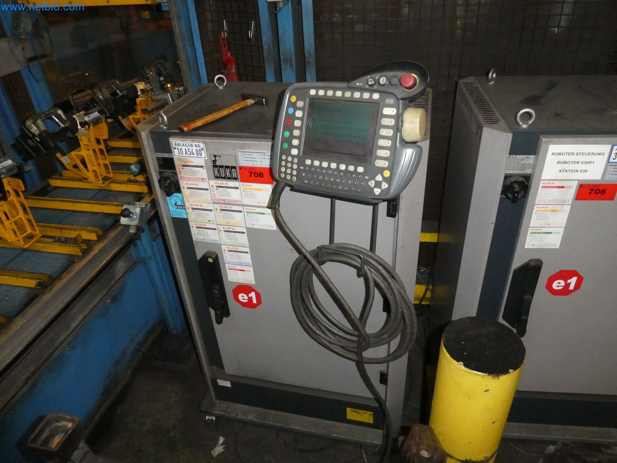 Robots, welding equipment and assembly accessories from the automotive industry-42