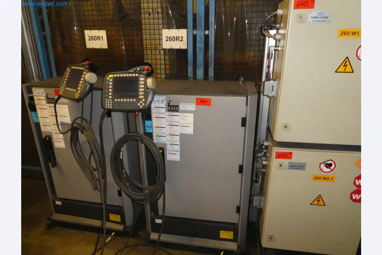 Robots, welding equipment and assembly accessories from the automotive industry-49