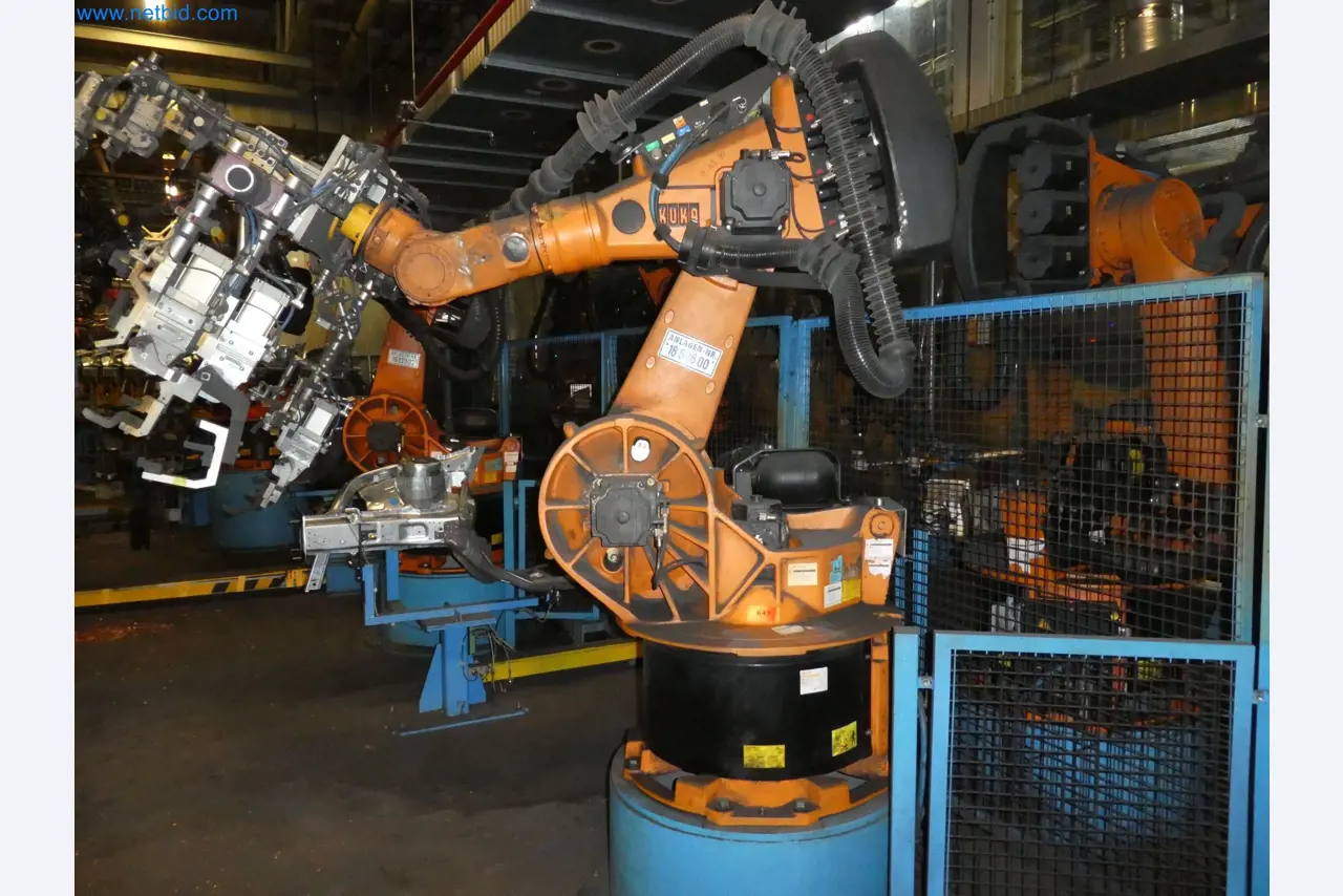Robots, welding equipment and assembly accessories from the automotive industry-4