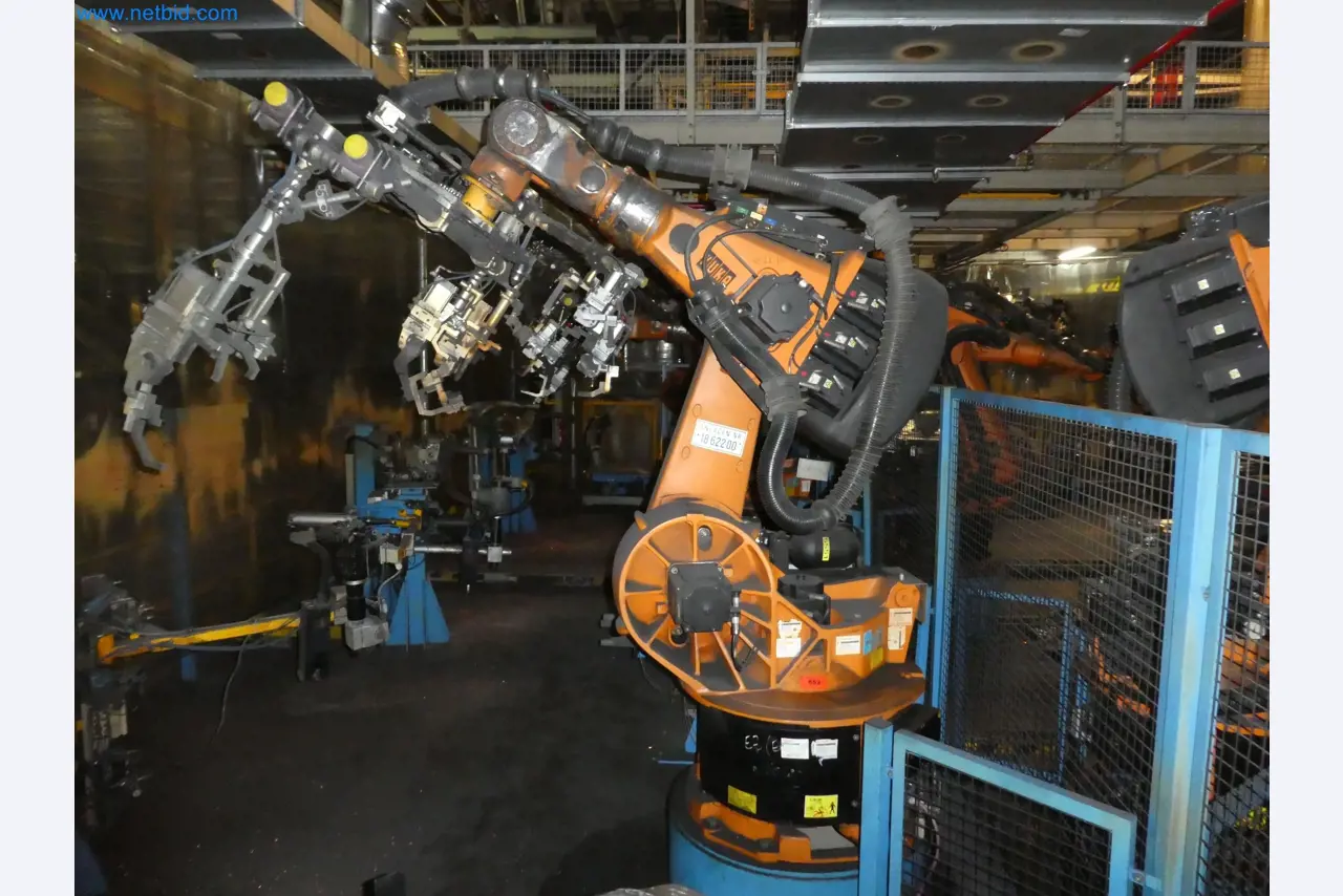 Robots, welding equipment and assembly accessories from the automotive industry-52