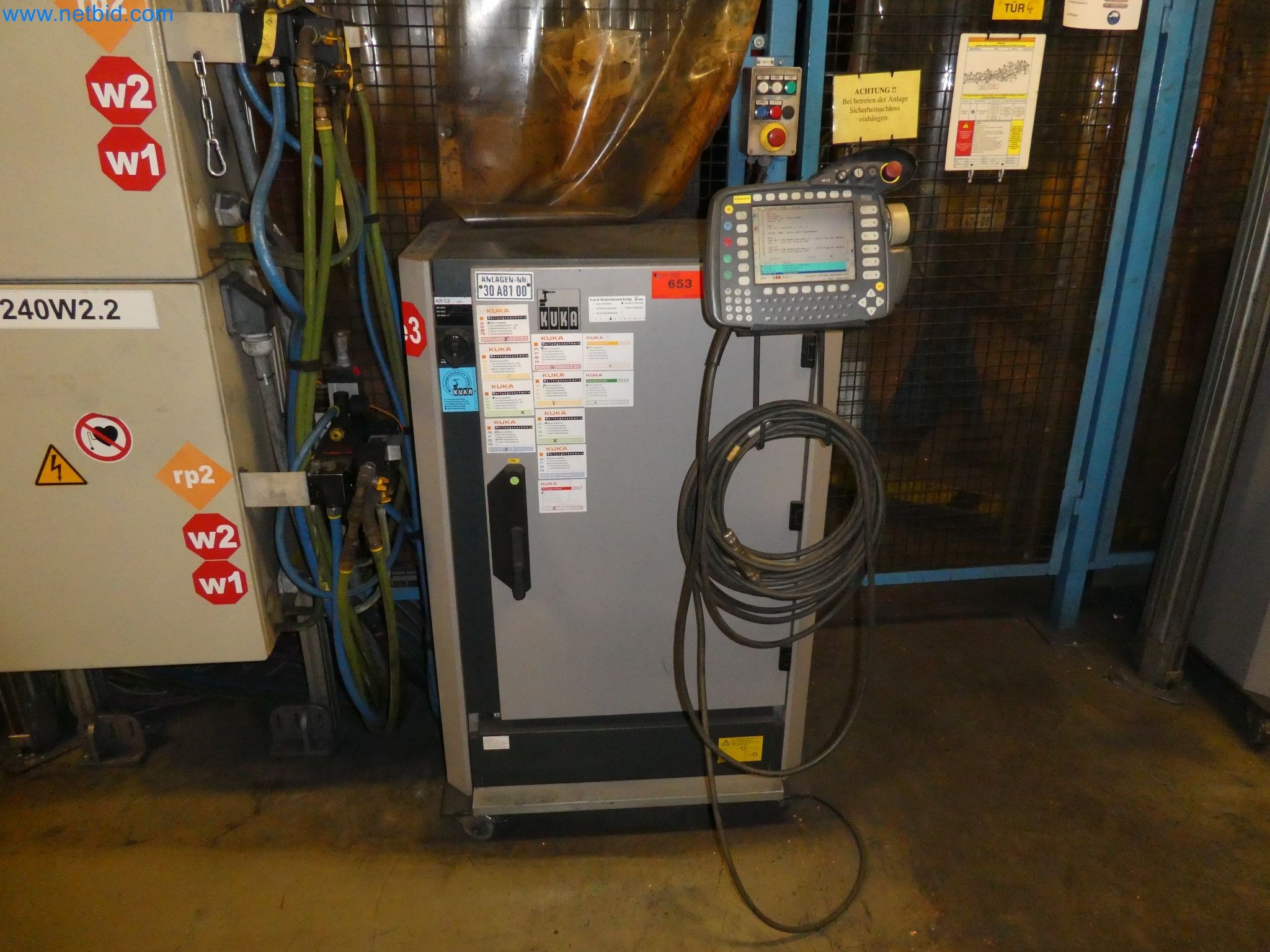 Robots, welding equipment and assembly accessories from the automotive industry-53