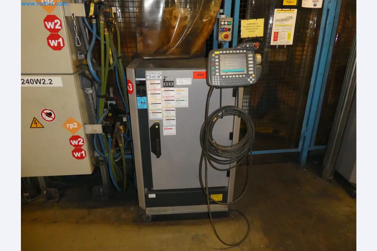 Robots, welding equipment and assembly accessories from the automotive industry-53