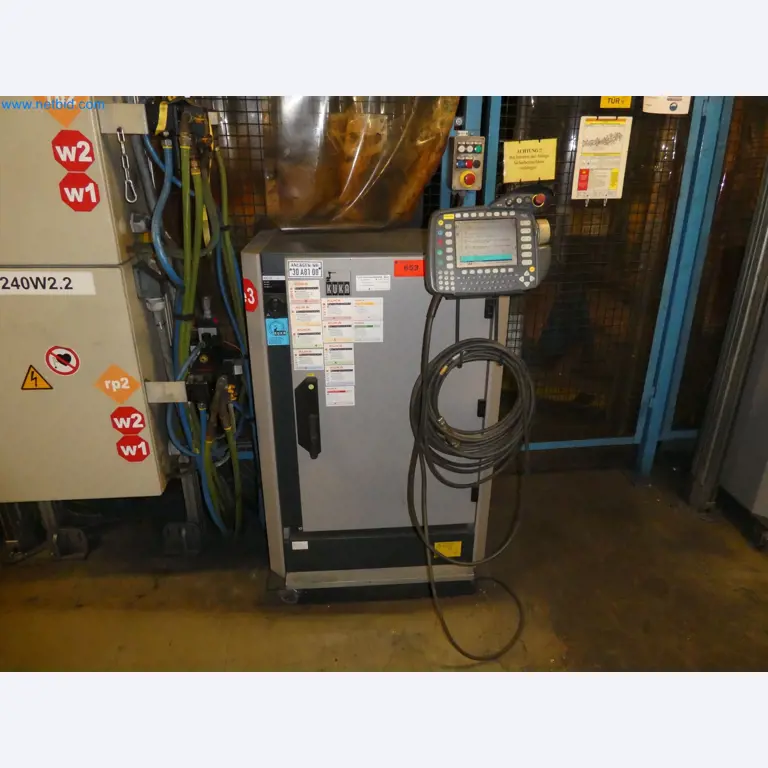 Robots, welding equipment and assembly accessories from the automotive industry-53