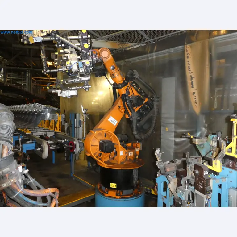 Robots, welding equipment and assembly accessories from the automotive industry-54