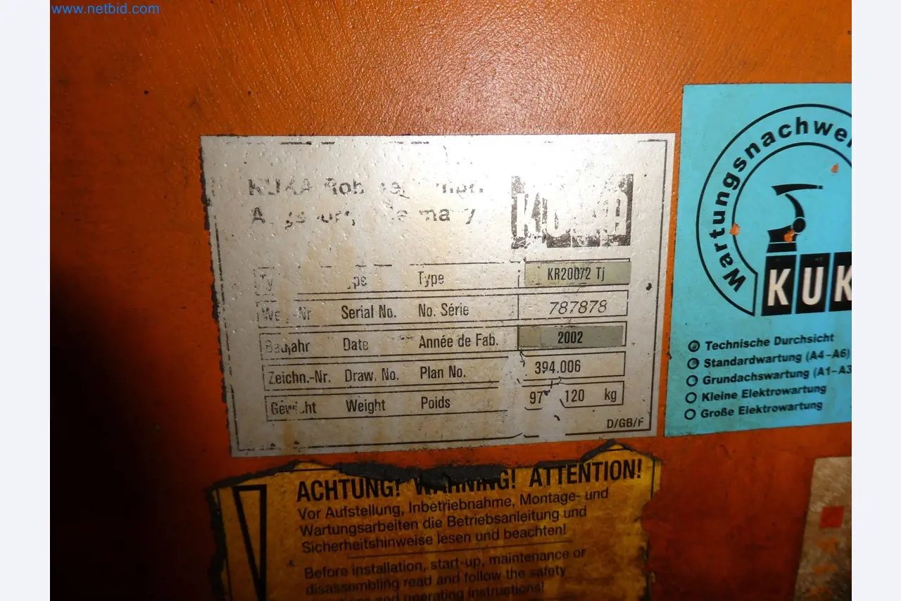 Robots, welding equipment and assembly accessories from the automotive industry-57