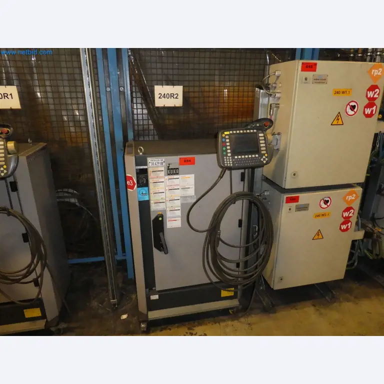 Robots, welding equipment and assembly accessories from the automotive industry-58