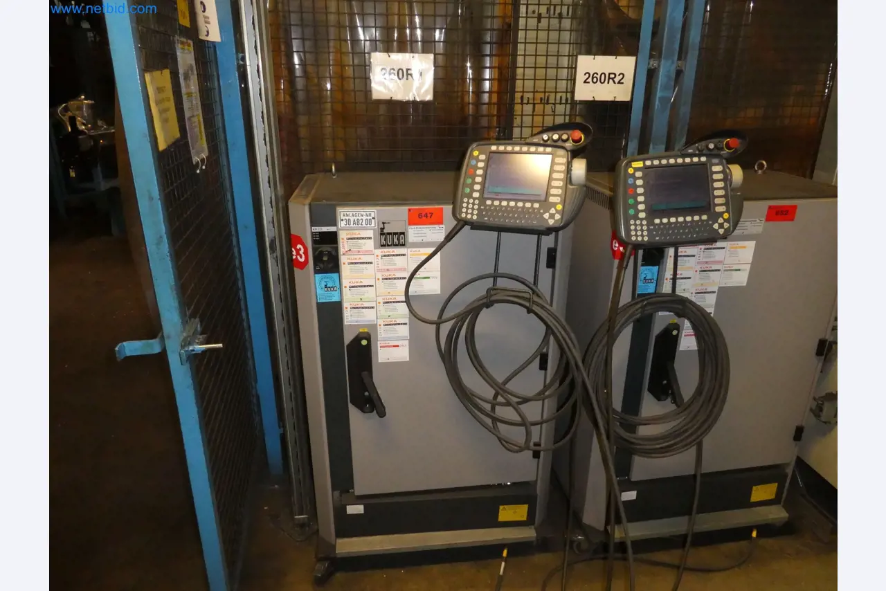 Robots, welding equipment and assembly accessories from the automotive industry-5