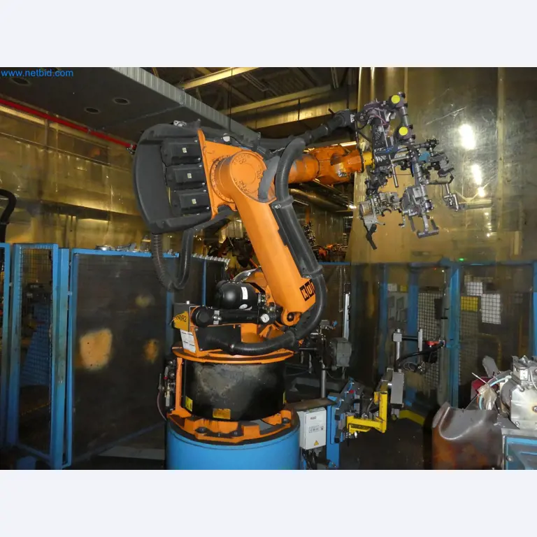 Robots, welding equipment and assembly accessories from the automotive industry-60