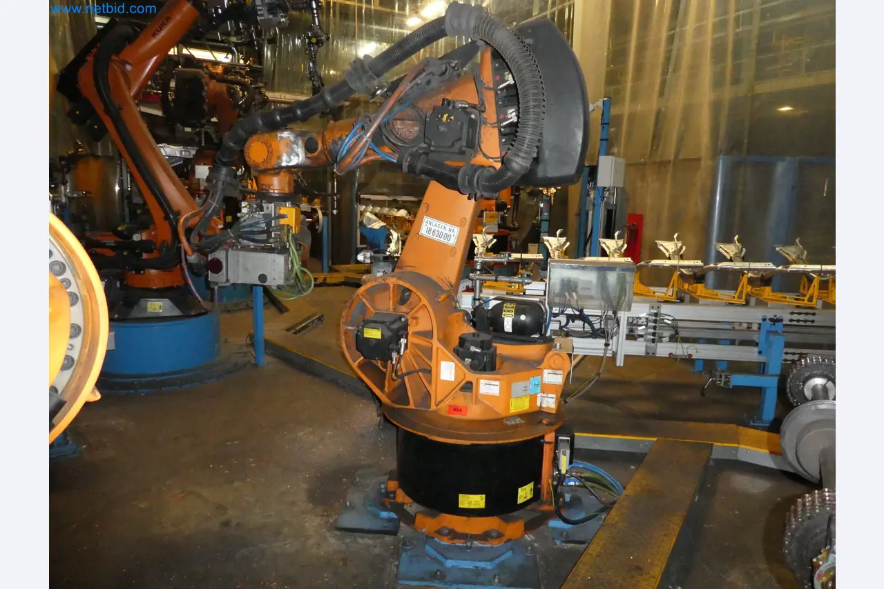 Robots, welding equipment and assembly accessories from the automotive industry-61