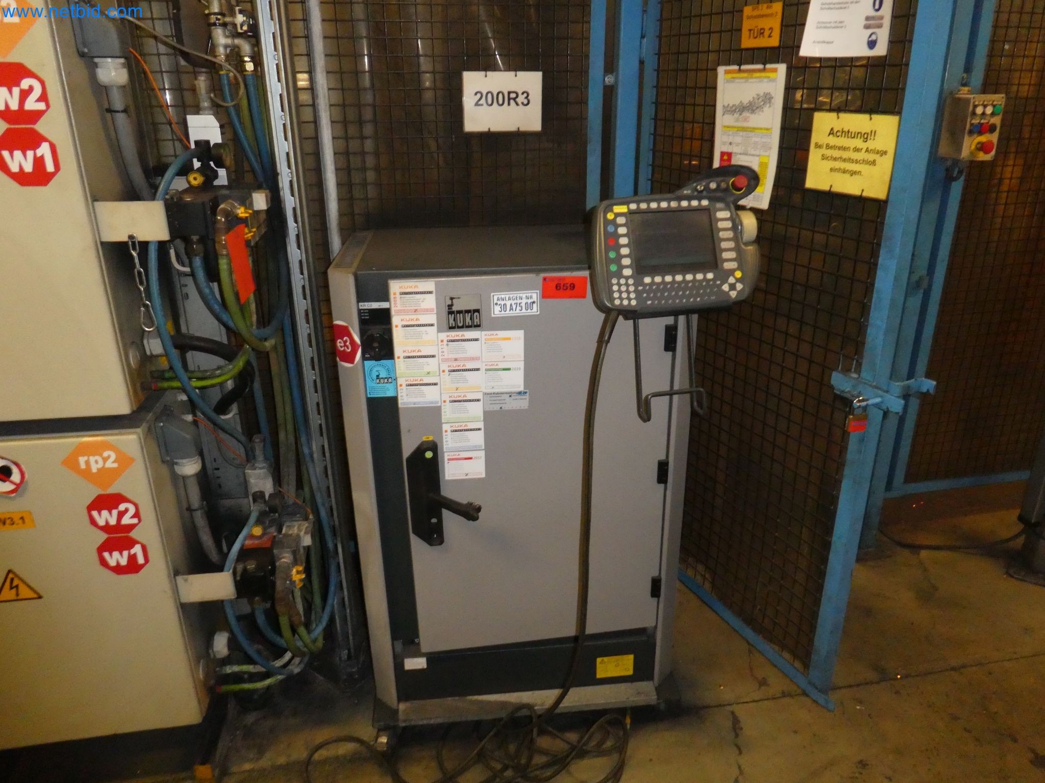 Robots, welding equipment and assembly accessories from the automotive industry-67