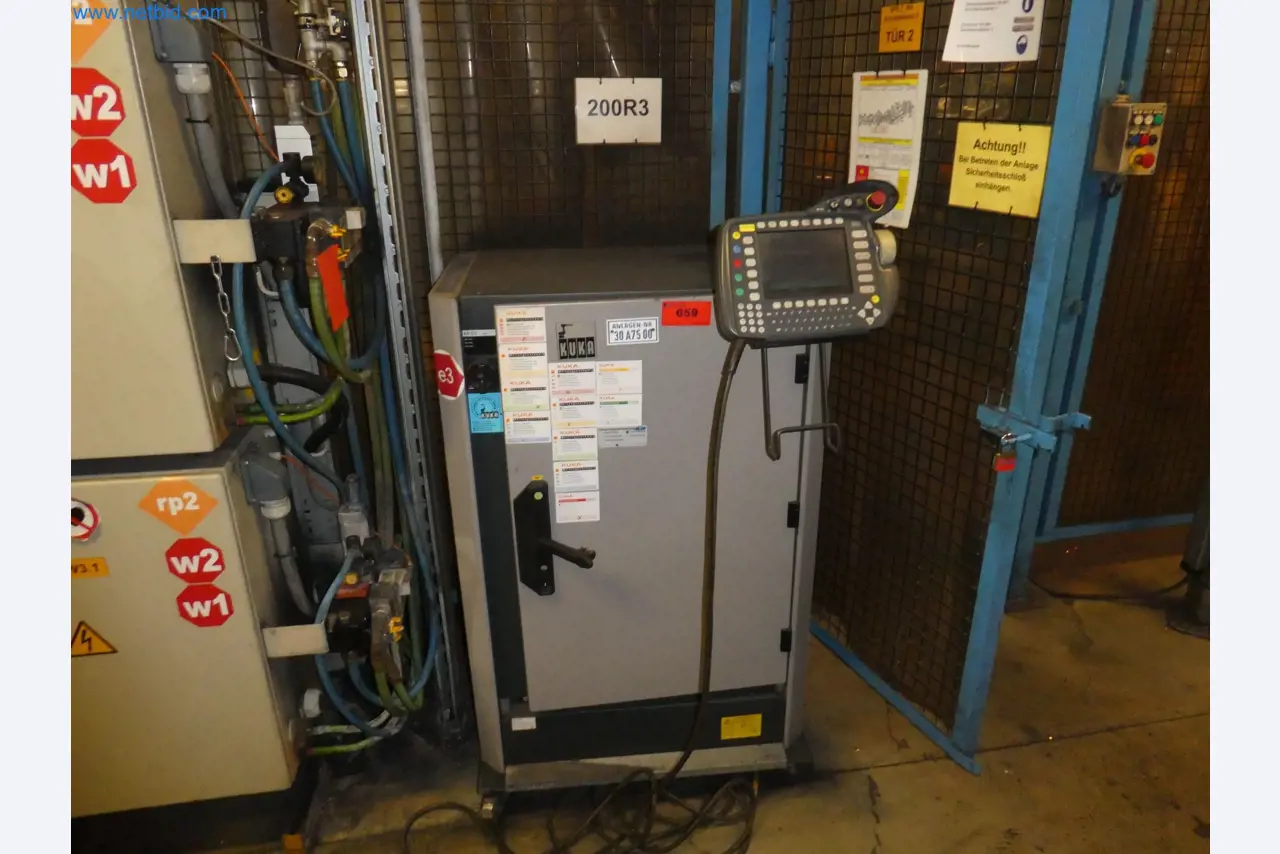 Robots, welding equipment and assembly accessories from the automotive industry-67