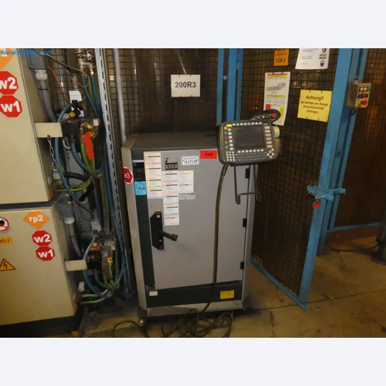 Robots, welding equipment and assembly accessories from the automotive industry-67