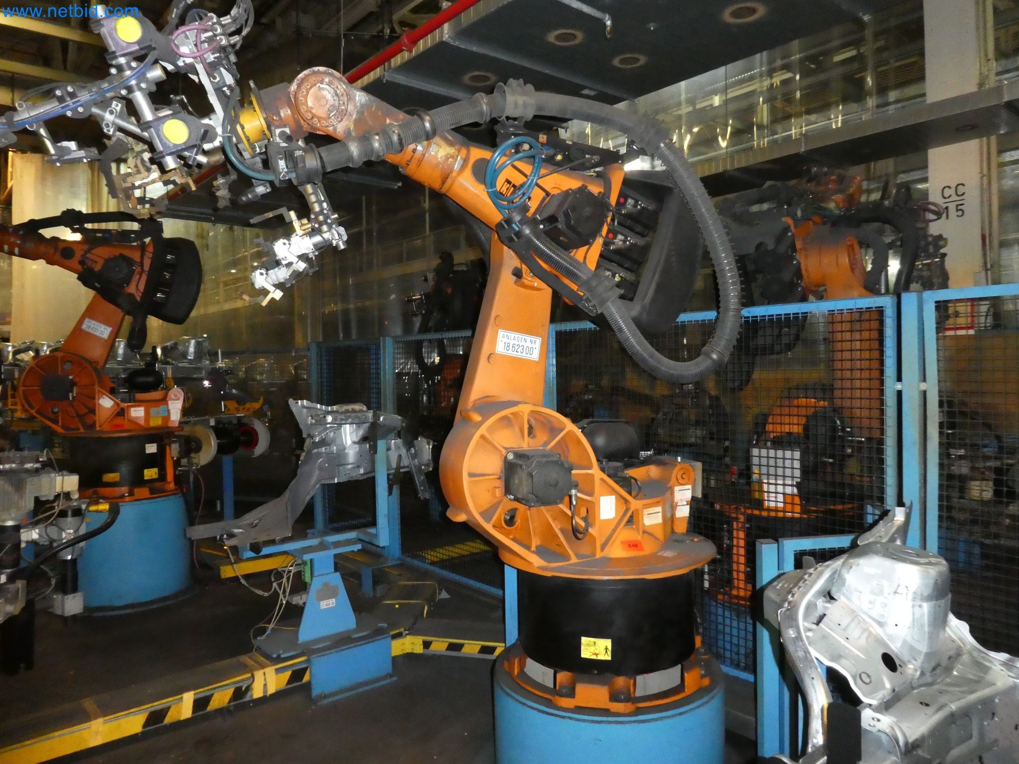 Robots, welding equipment and assembly accessories from the automotive industry-6