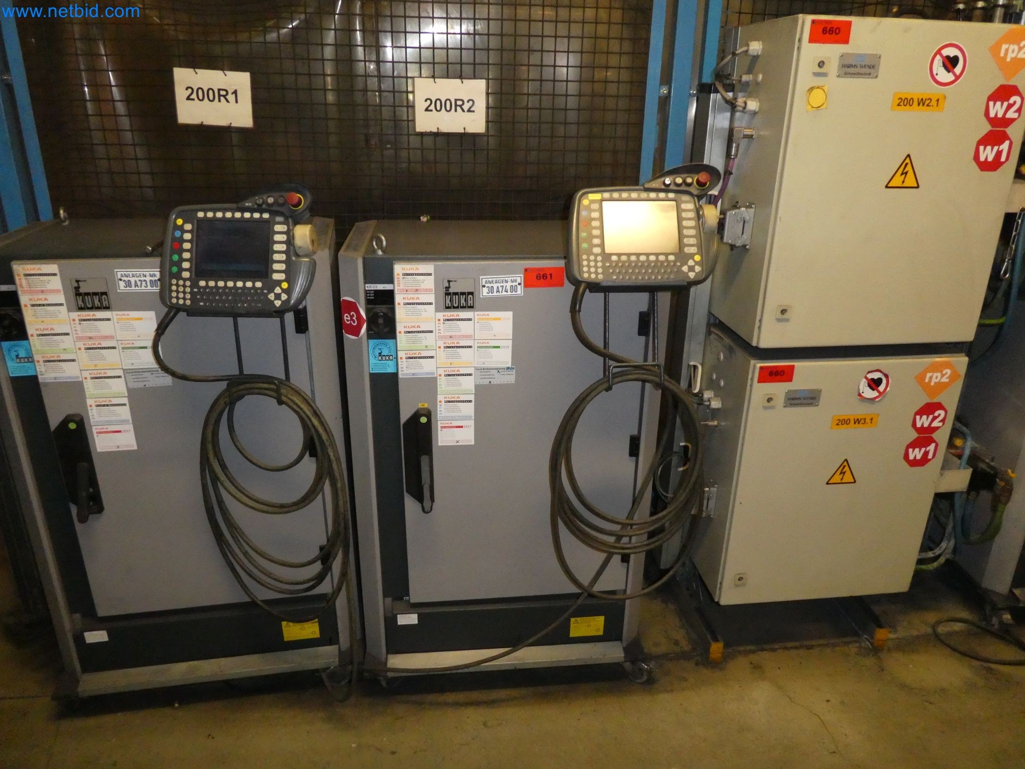 Robots, welding equipment and assembly accessories from the automotive industry-71