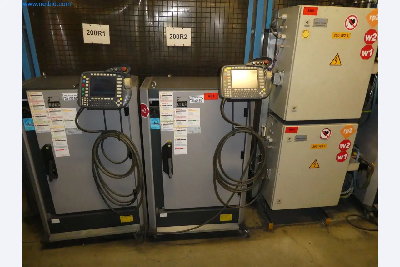 Robots, welding equipment and assembly accessories from the automotive industry-71