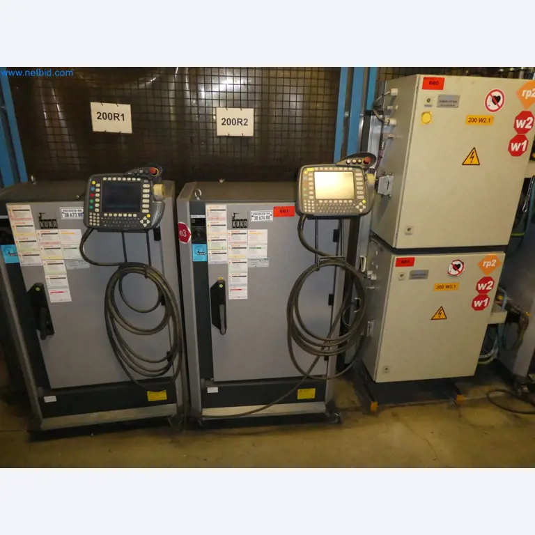 Robots, welding equipment and assembly accessories from the automotive industry-71