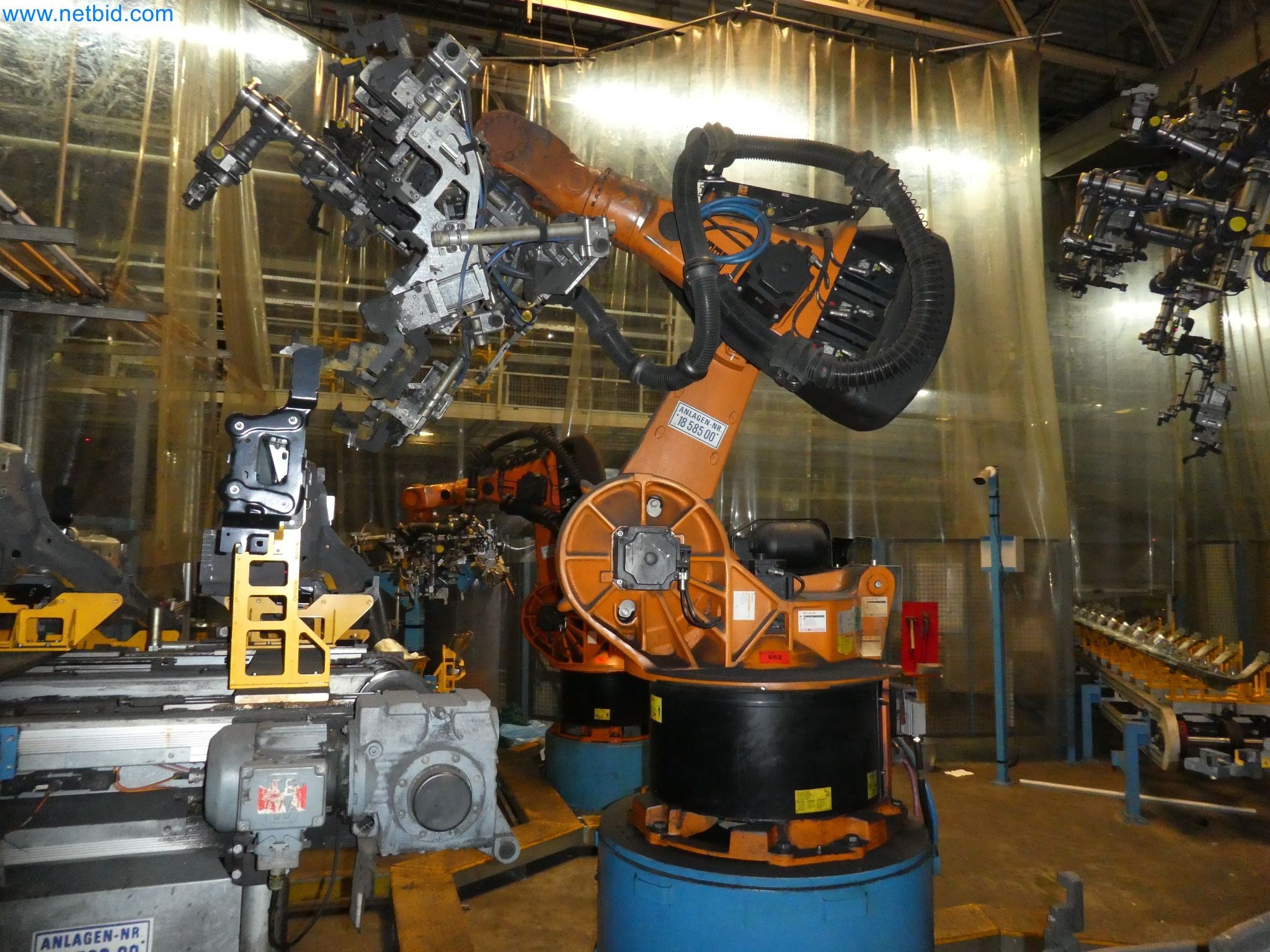 Robots, welding equipment and assembly accessories from the automotive industry-73