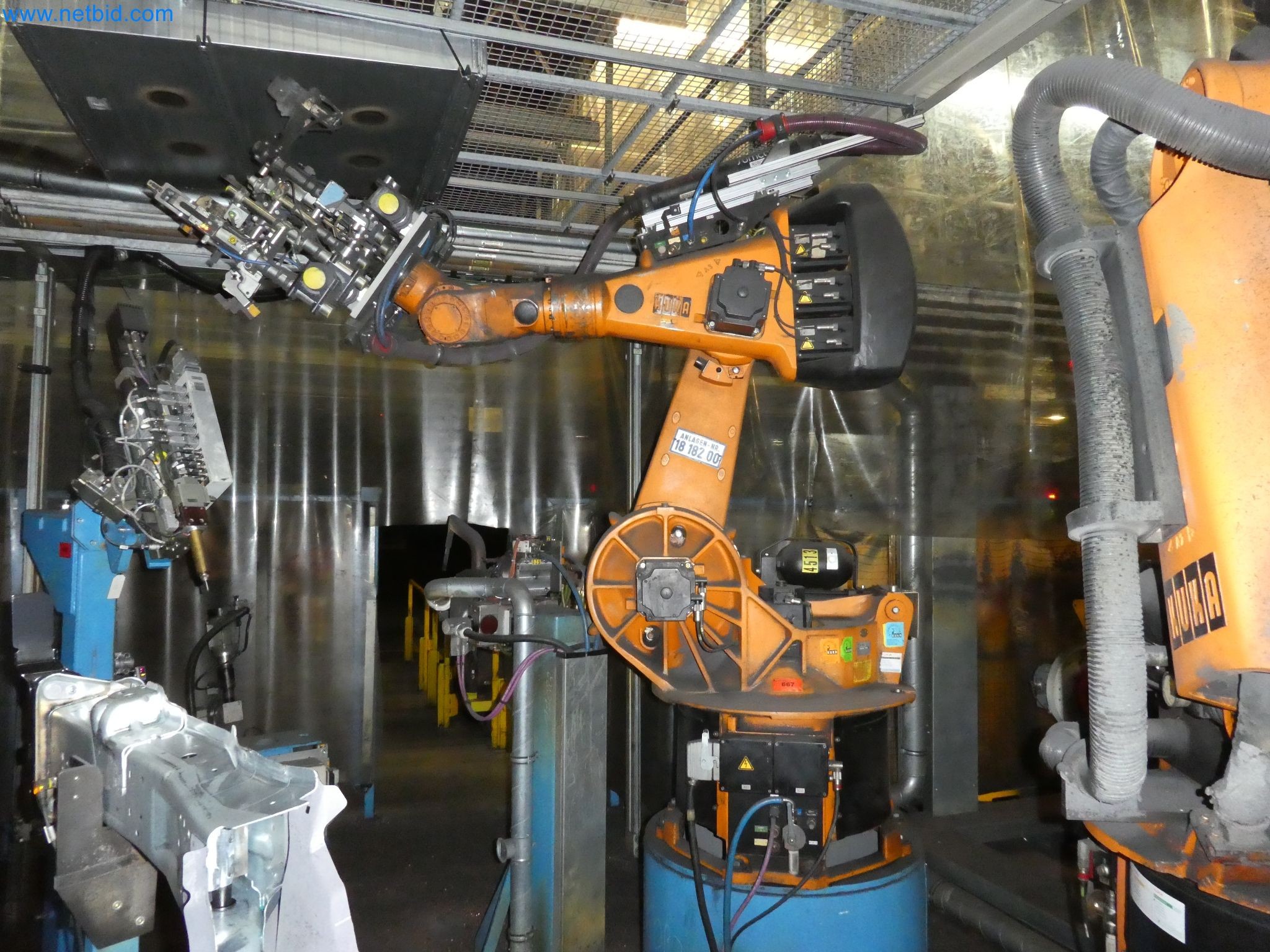Robots, welding equipment and assembly accessories from the automotive industry-78