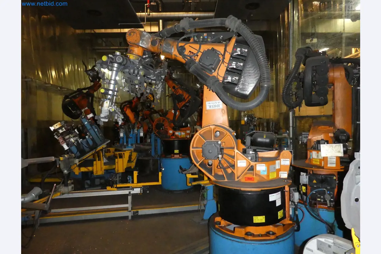 Robots, welding equipment and assembly accessories from the automotive industry-7