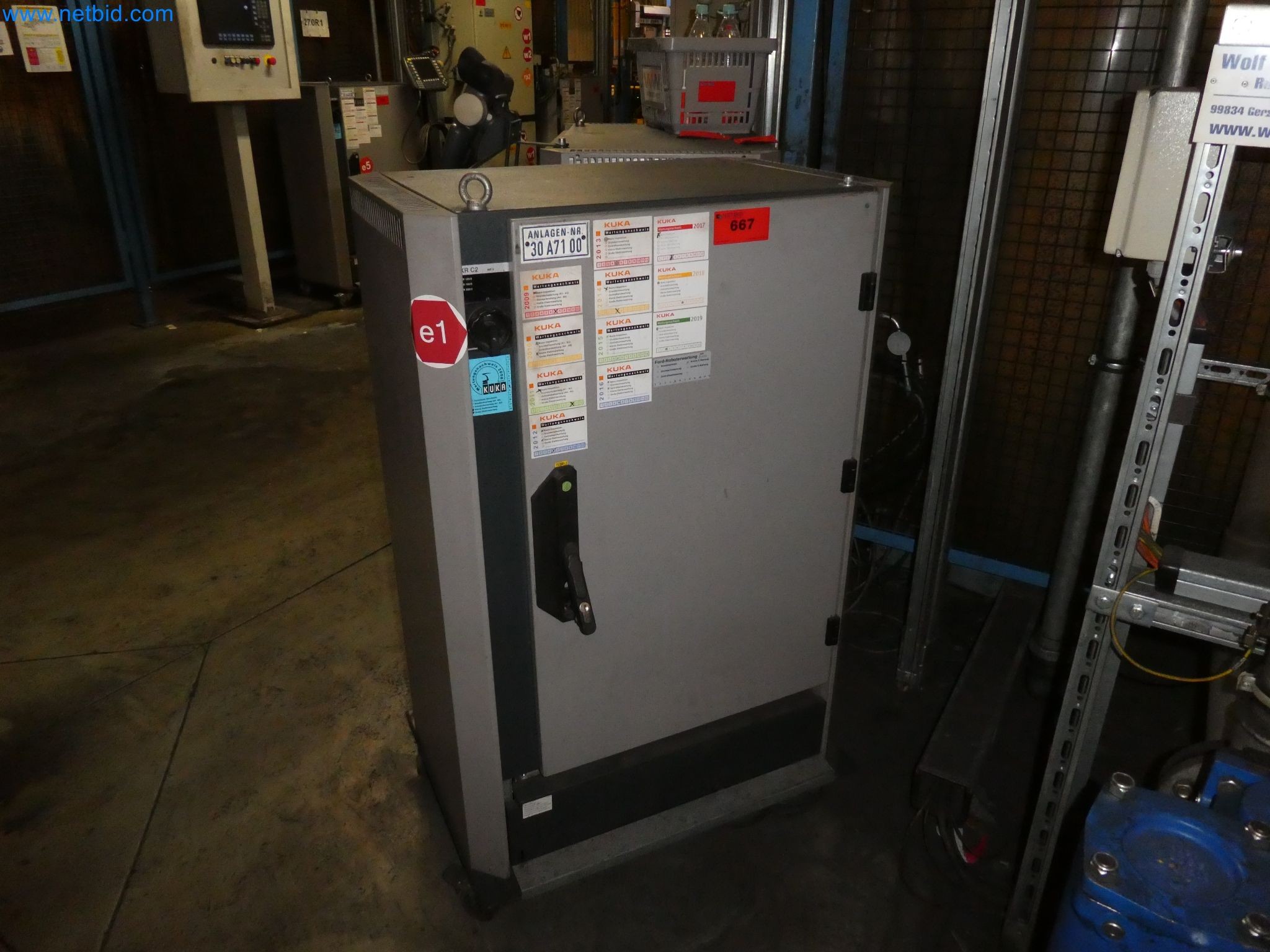 Robots, welding equipment and assembly accessories from the automotive industry-83