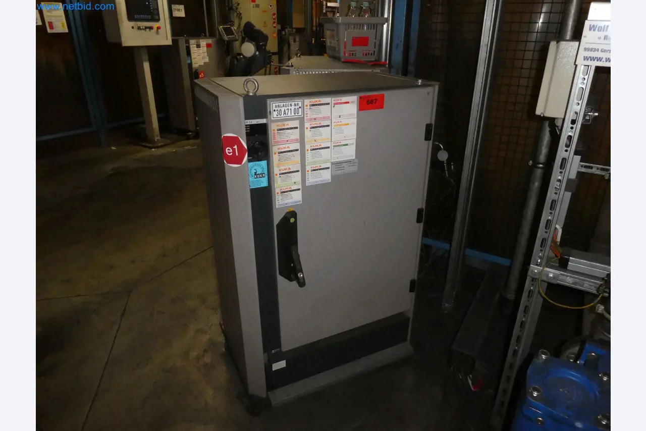 Robots, welding equipment and assembly accessories from the automotive industry-83