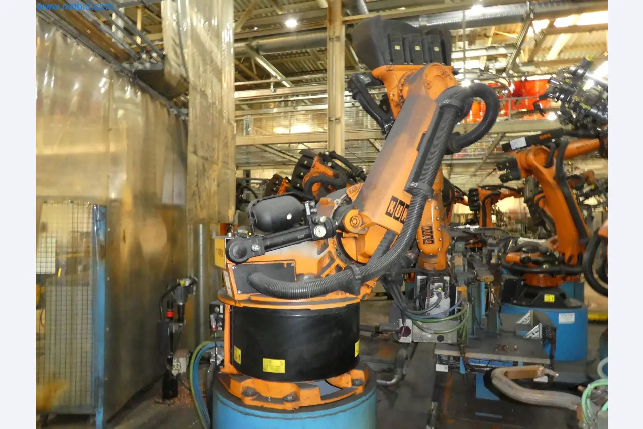 Robots, welding equipment and assembly accessories from the automotive industry-84