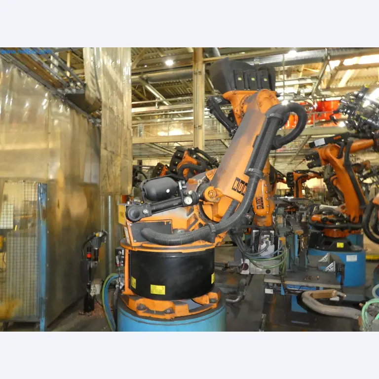 Robots, welding equipment and assembly accessories from the automotive industry-84